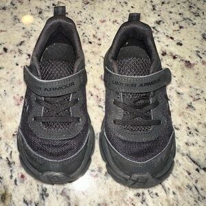 Under Armour Toddler Black Sneakers 8K